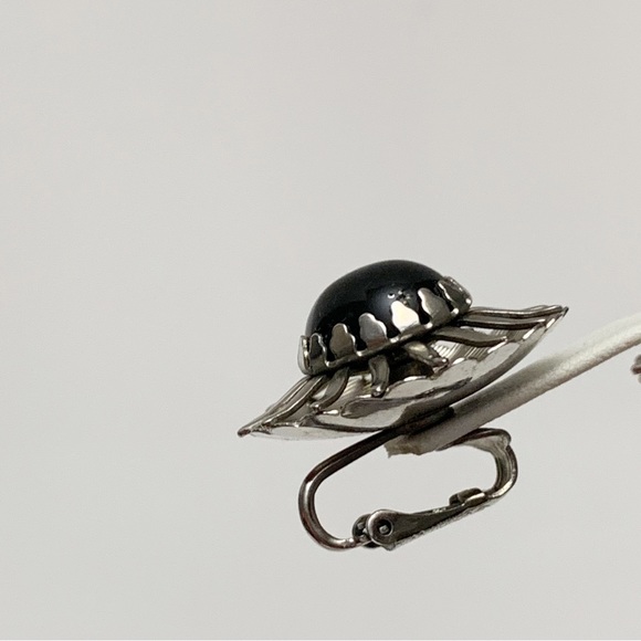 Sarah Coventry vintage southwest concho style clip on earrings - Picture 10 of 10